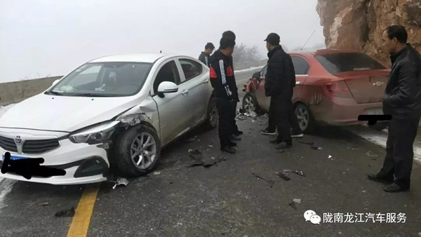 金錘鈑金，銀槍噴漆！龍江汽修值得信賴！