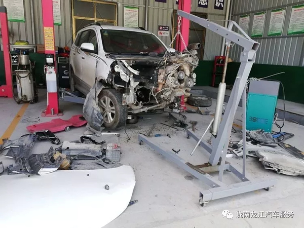 金錘鈑金，銀槍噴漆！龍江汽修值得信賴！