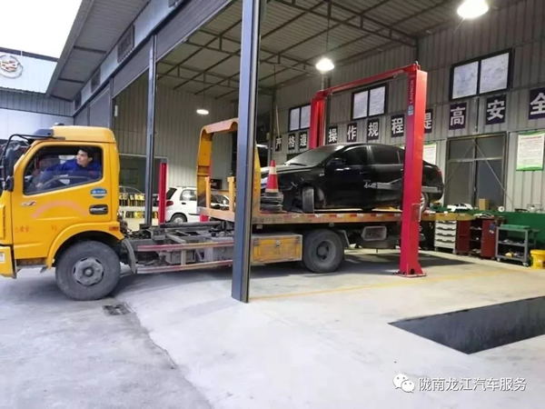 金錘鈑金，銀槍噴漆！龍江汽修值得信賴！