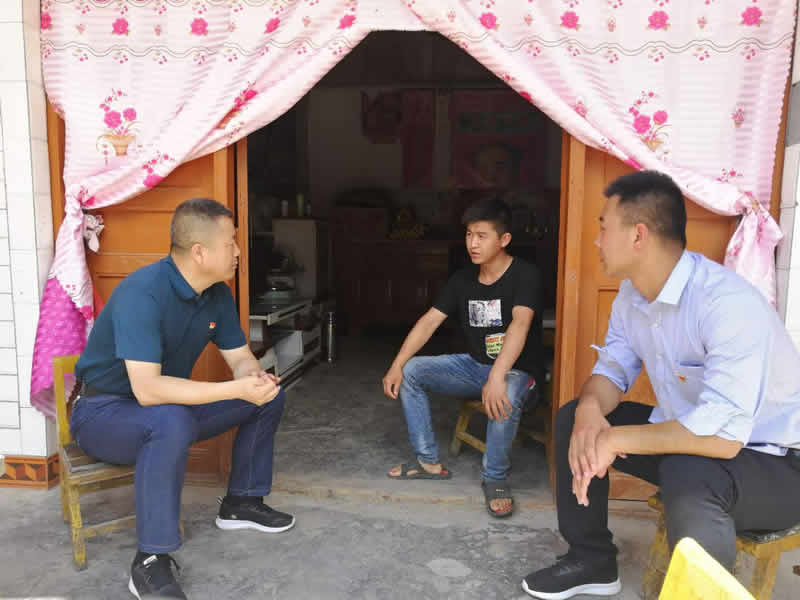 “感黨恩、憶黨史”，--市龍江城鄉(xiāng)發(fā)展集團(tuán)公司開(kāi)展慶祝建黨99周年主題黨日活動(dòng)